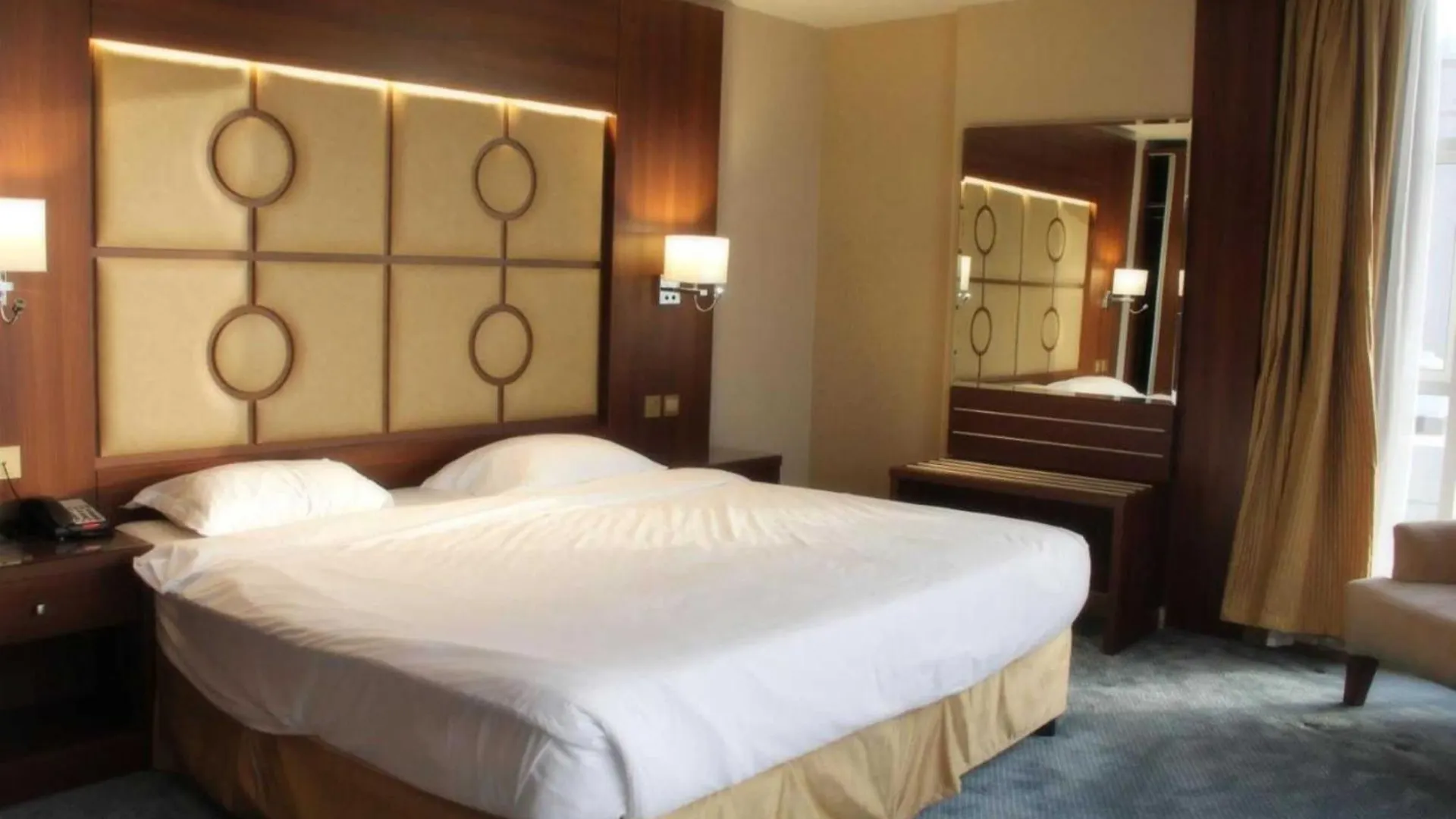 Dancenter Red Sea Fountain Alhamra Vivid Plaza Hotel Jeddah Apartment